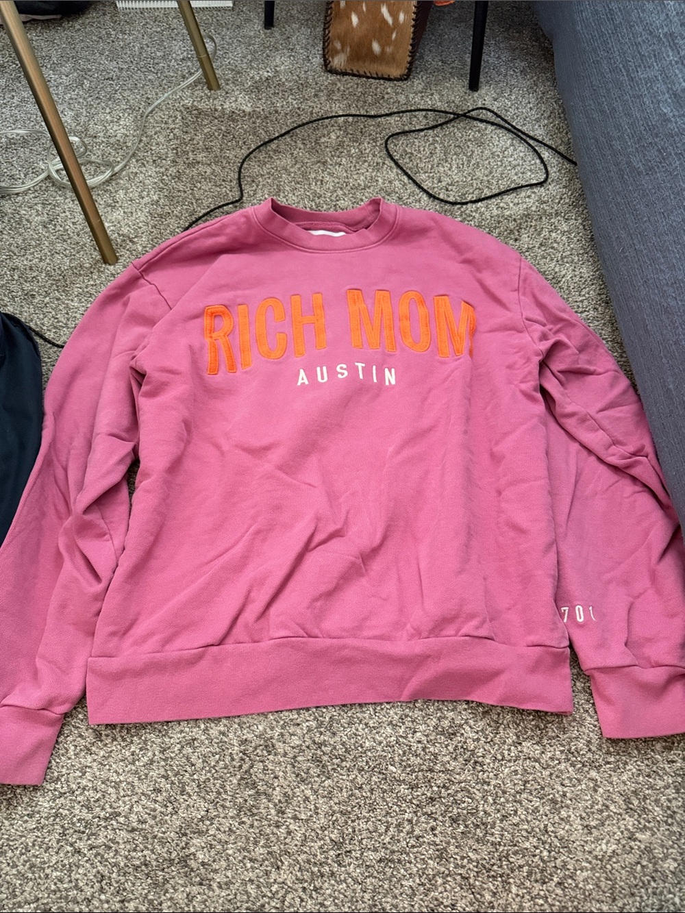 RICH MOM Austin Crewneck